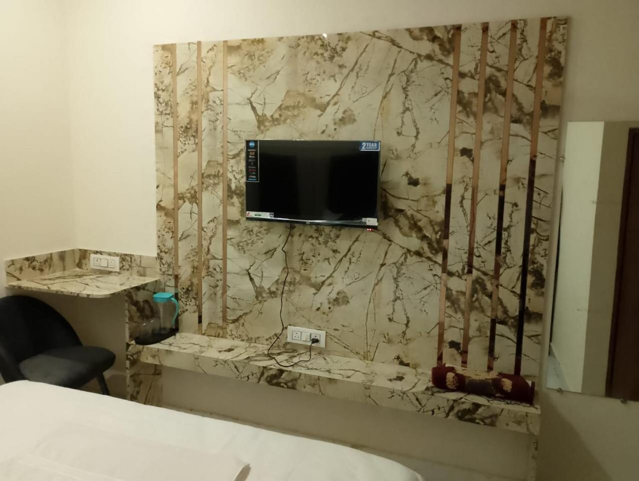 Hotel Lr Delite Inn Mathura Exterior foto